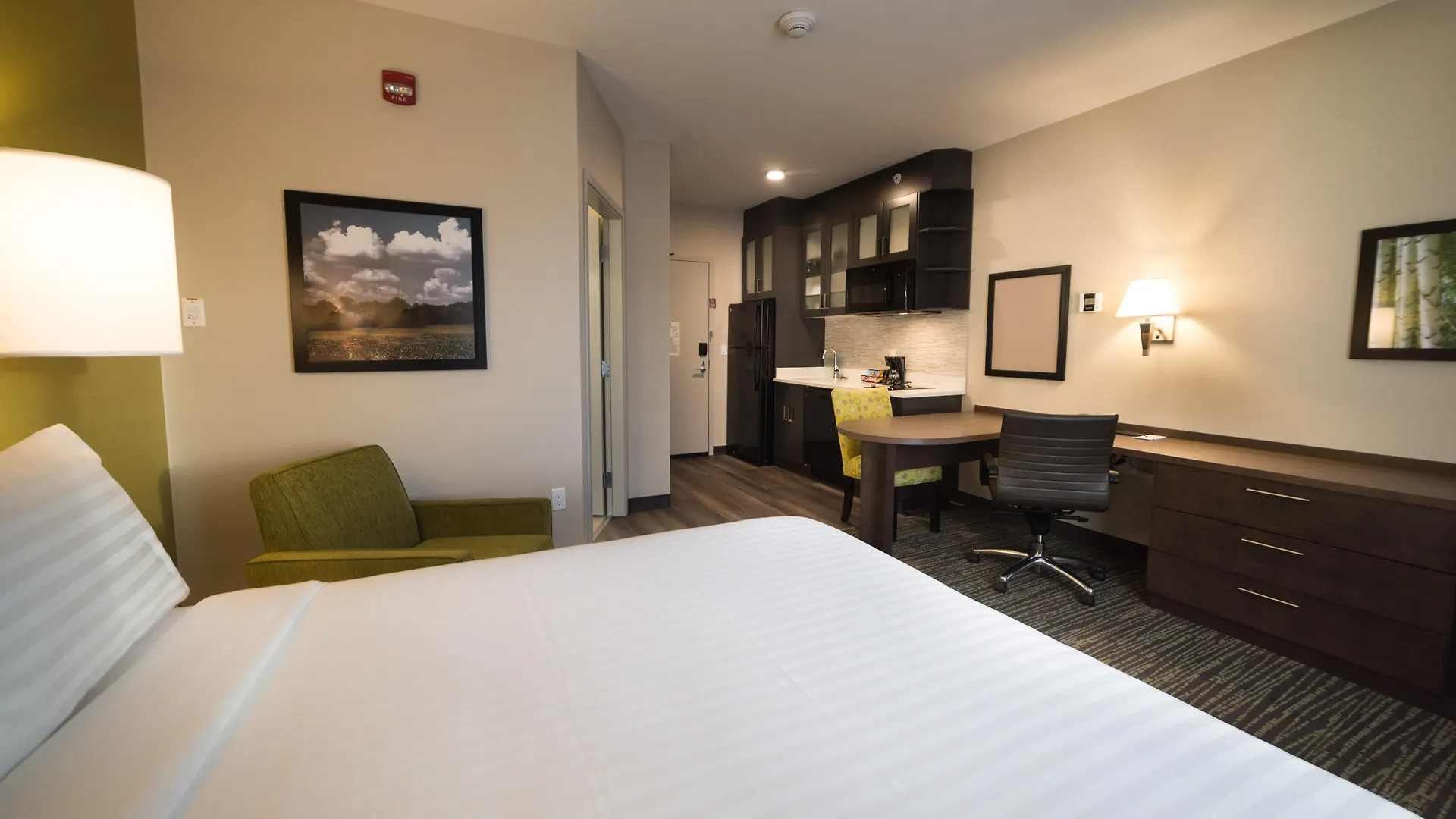 Candlewood Suites West Edmonton - Mall Area By Ihg