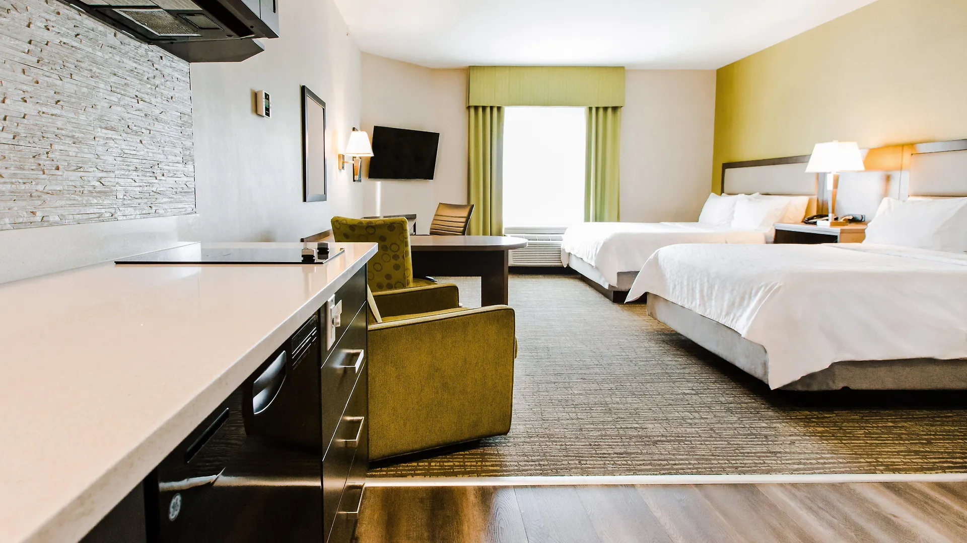 Candlewood Suites West Edmonton - Mall Area By Ihg Hotel