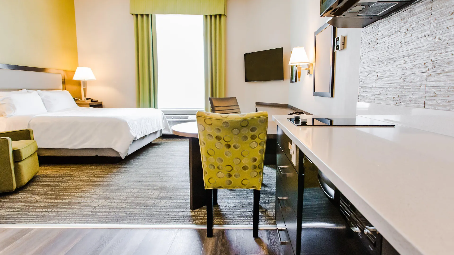 Candlewood Suites West Edmonton - Mall Area By Ihg Hotel