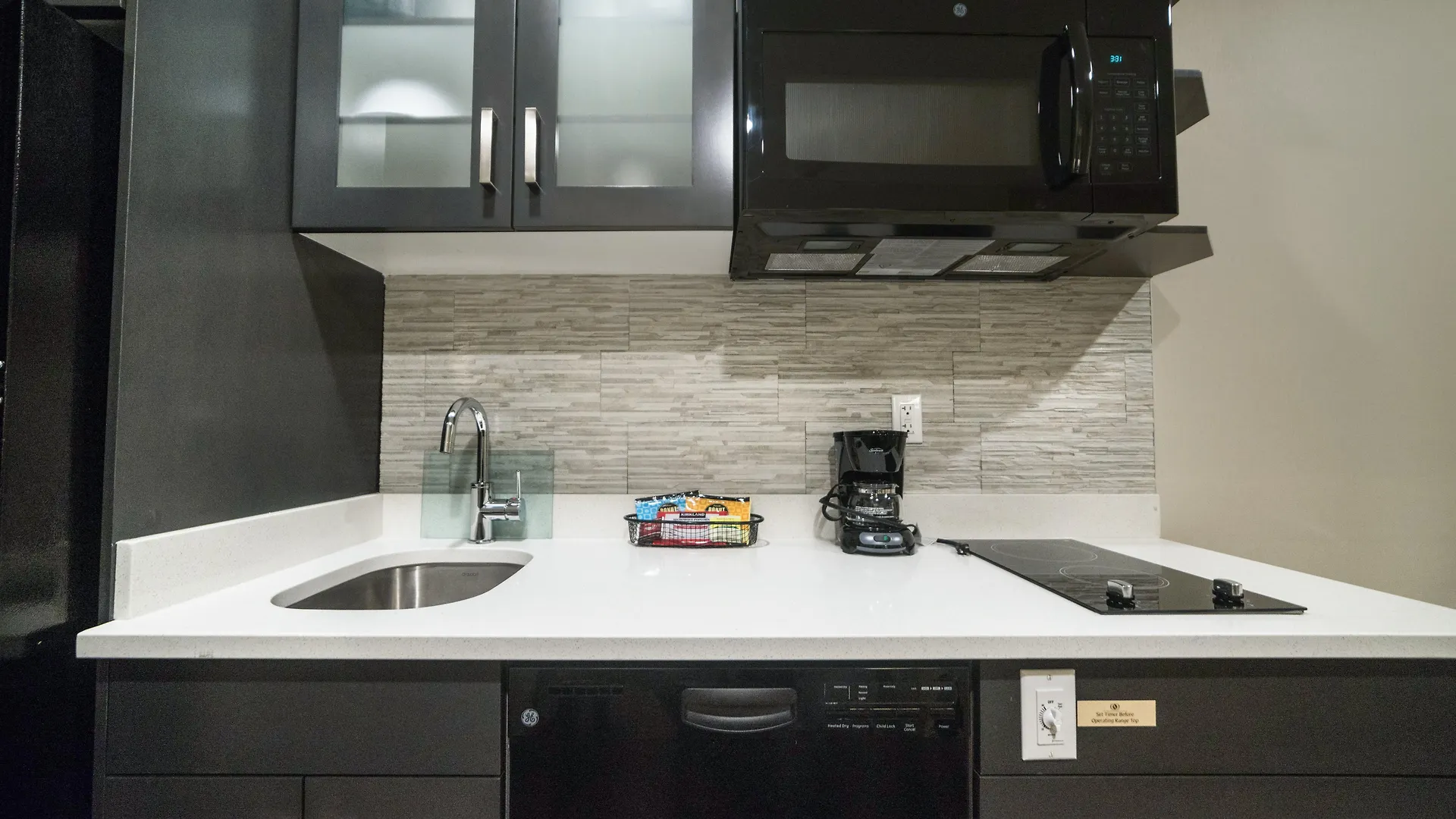 Hotel Candlewood Suites West Edmonton - Mall Area By Ihg