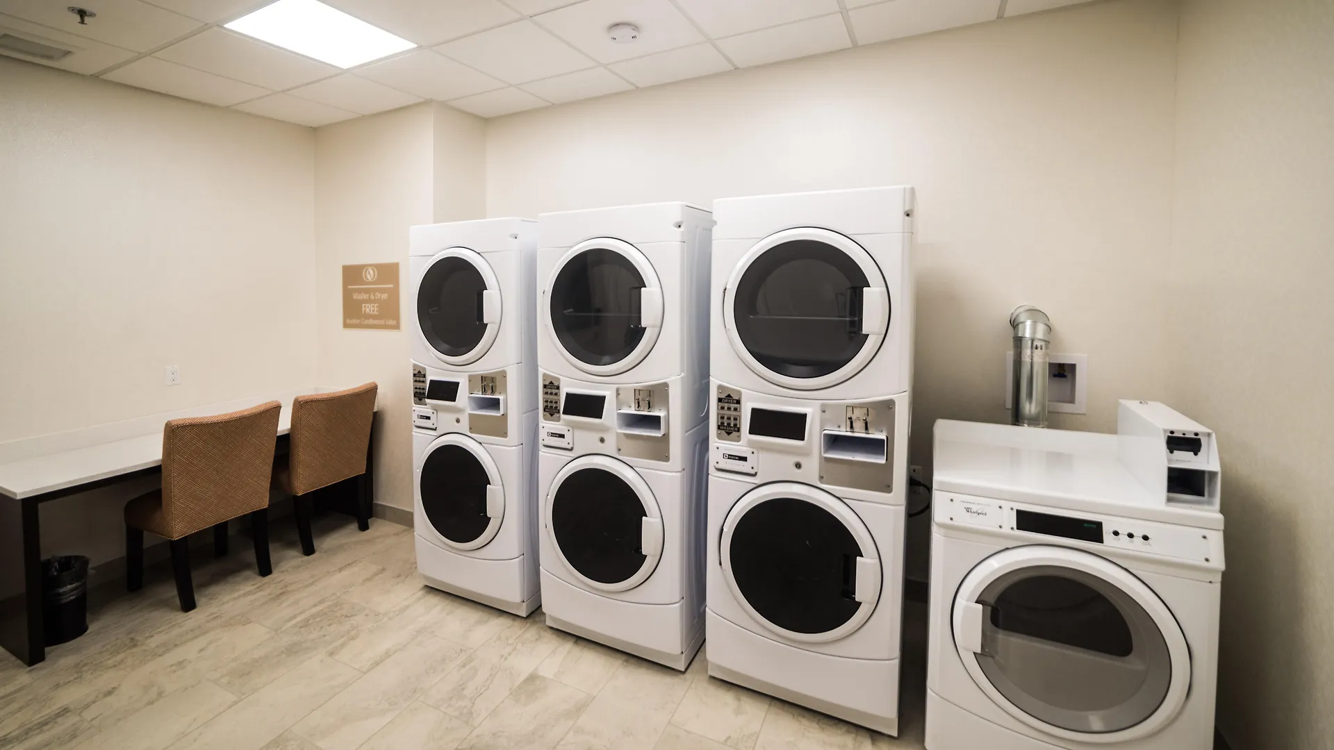 Hotel Candlewood Suites West Edmonton - Mall Area By Ihg