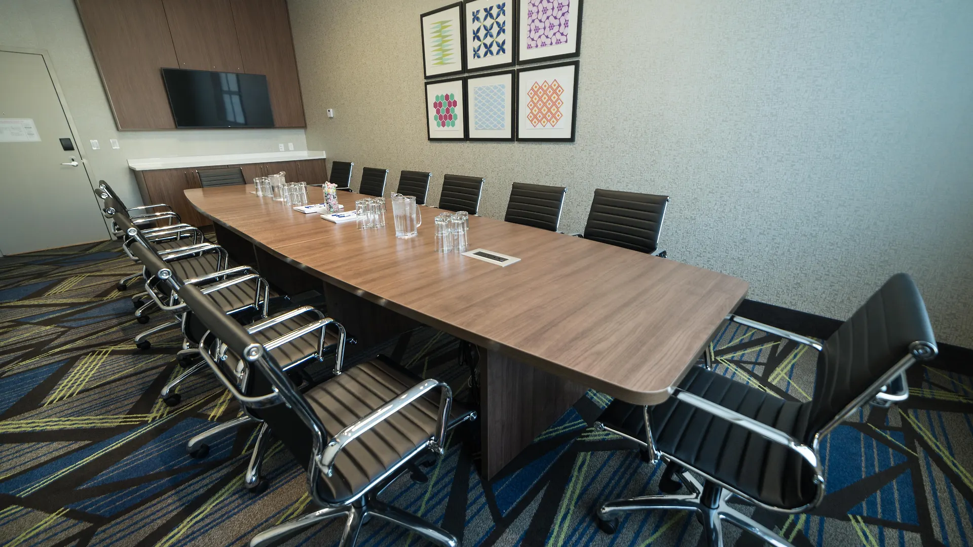 Candlewood Suites West Edmonton - Mall Area By Ihg Hotel