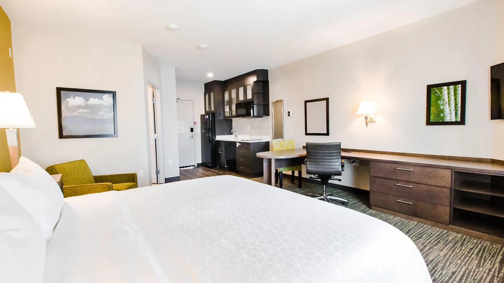 Candlewood Suites West Edmonton - Mall Area By Ihg