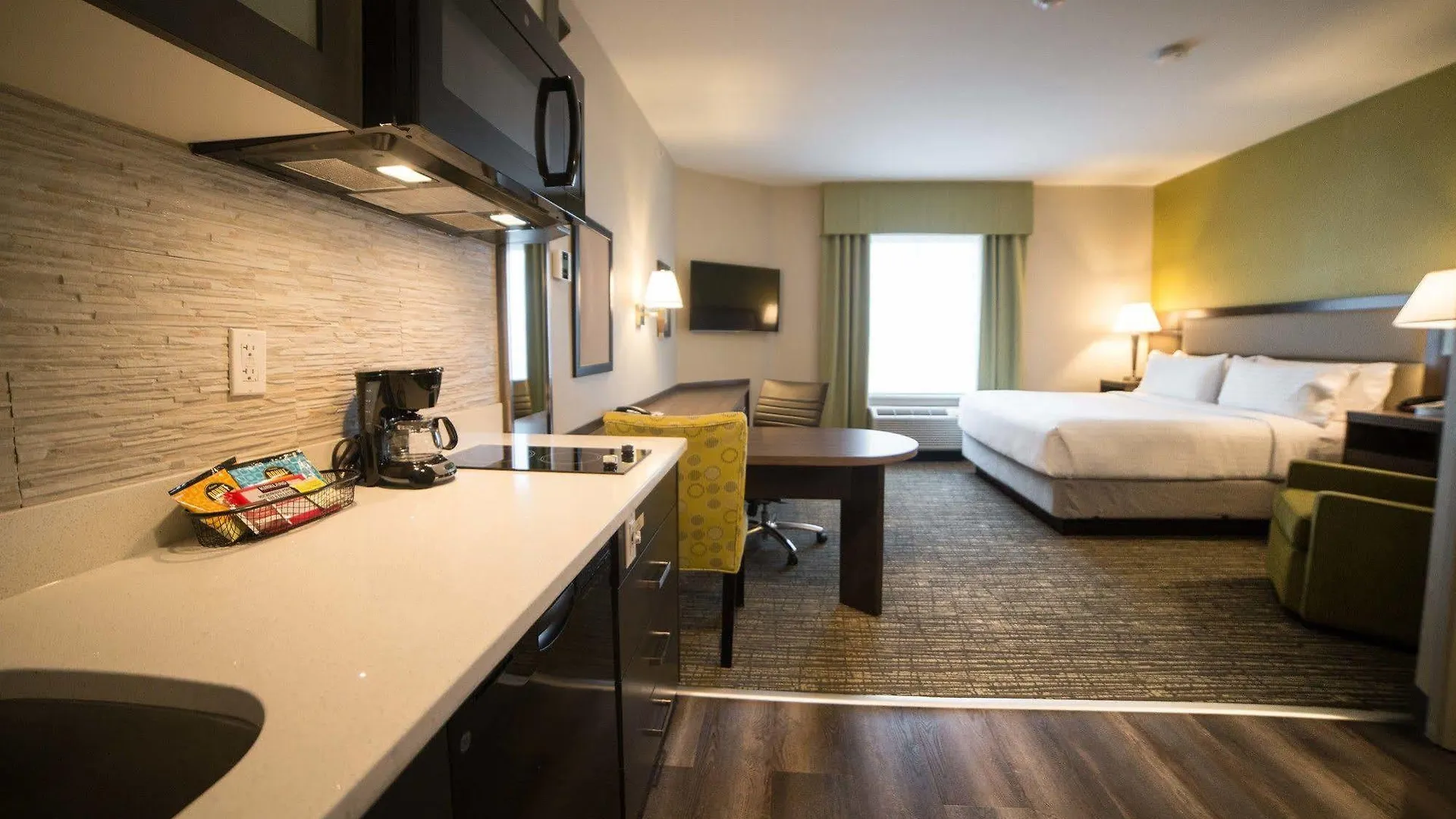 Hotel Candlewood Suites West Edmonton - Mall Area By Ihg